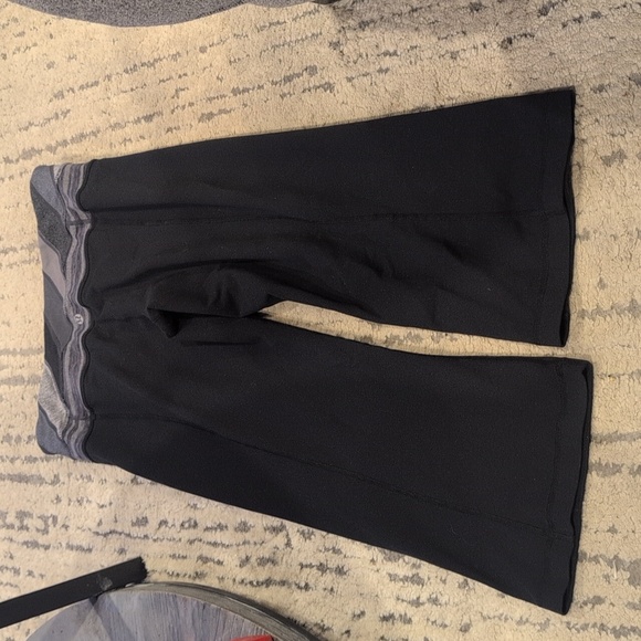 Lululemon Groove Crop Black / Quilt 16 Reversible - Picture 7 of 11